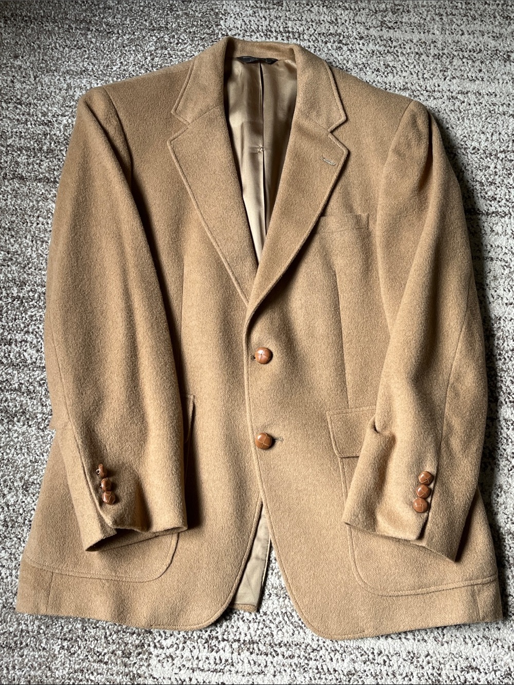 Classic Camel Wool Blazer, vintage, size small man, can fit woman medium